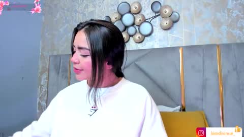  KIM  online show from 11/19/25, 02:11