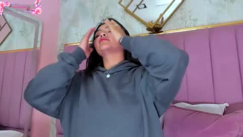  KIM  online show from 02/18/26, 02:40