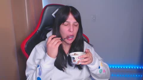 Kim 3 online show from 01/22/25, 10:26