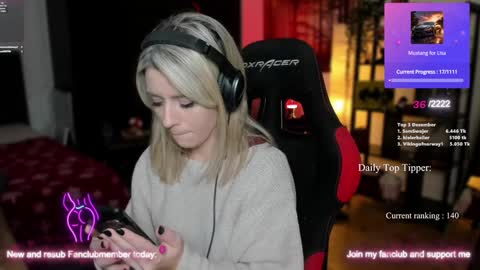 Wolfs Girl online show from 12/19/24, 11:03