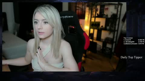 Wolfs Girl online show from 01/25/25, 02:25