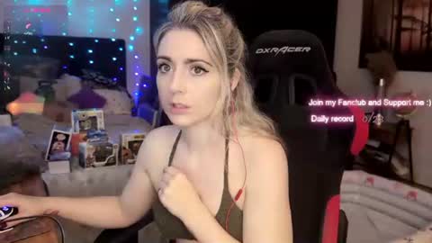 Wolfs Girl online show from 07/18/26, 05:28