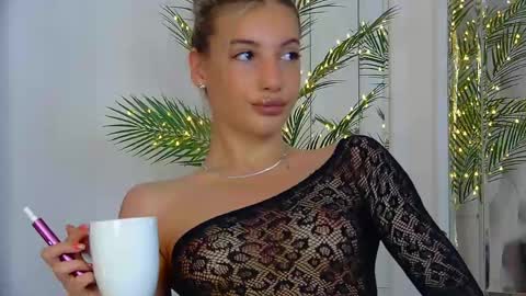 Snapshot of kimmdaviss chatting on 05/31/26, 12:45 kimmdaviss online show from 05/31/26, 12:45