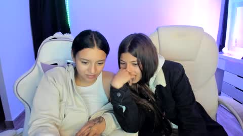 Snapshot of kimmi_foxy chatting on 12/04/24, 12:08 kimmi online show from 12/04/24, 12:08