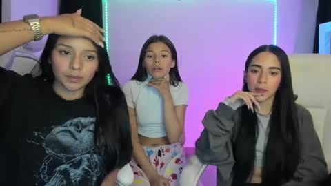 Snapshot of kimmi_foxy chatting on 12/18/24, 11:30 kimmi online show from 12/18/24, 11:30