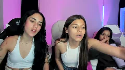 Snapshot of kimmi_foxy chatting on 01/12/25, 11:15 kimmi online show from 01/12/25, 11:15