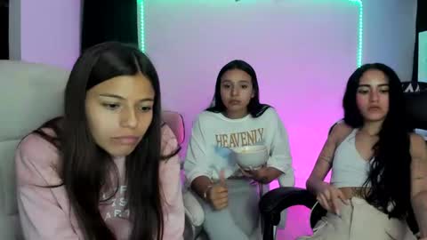 Snapshot of kimmi_foxy chatting on 01/13/25, 11:38 kimmi online show from 01/13/25, 11:38