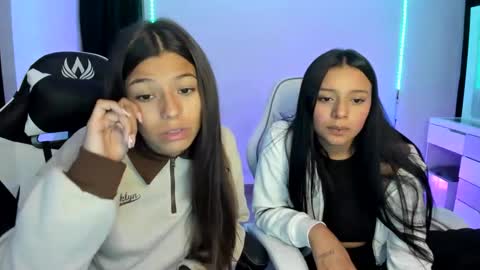 Snapshot of kimmi_foxy chatting on 01/25/25, 11:32 kimmi online show from 01/25/25, 11:32