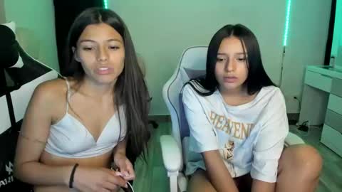 Snapshot of kimmi_foxy chatting on 02/06/25, 11:15 kimmi online show from 02/06/25, 11:15