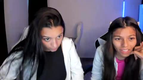 Snapshot of kimmi_foxy chatting on 02/08/25, 11:13 kimmi online show from 02/08/25, 11:13