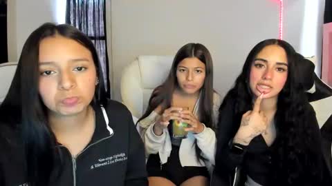 Snapshot of kimmi_foxy chatting on 02/14/25, 09:21 kimmi online show from 02/14/25, 09:21