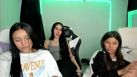 Snapshot of kimmi_foxy chatting on 02/20/25, 11:10 kimmi online show from 02/20/25, 11:10