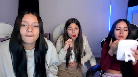 Snapshot of kimmi_foxy chatting on 02/22/25, 11:35 kimmi online show from 02/22/25, 11:35