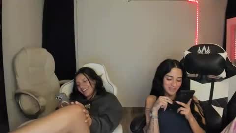 Snapshot of kimmi_foxy chatting on 02/27/25, 02:32 kimmi online show from 02/27/25, 02:32