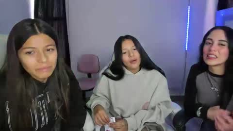 Snapshot of kimmi_foxy chatting on 03/02/25, 09:54 kimmi online show from 03/02/25, 09:54