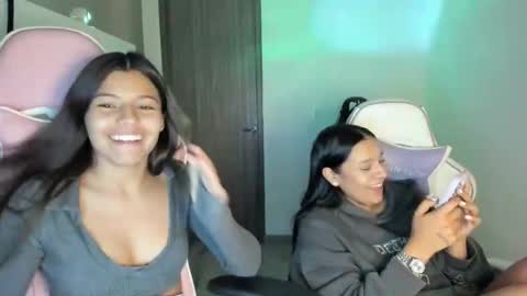 Snapshot of kimmi_foxy chatting on 10/04/25, 11:25 kimmi online show from 10/04/25, 11:25