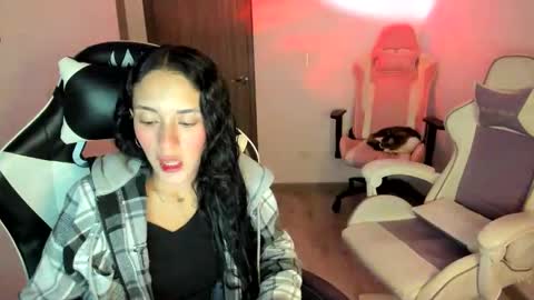 Snapshot of kimmi_foxy chatting on 10/10/25, 11:15 kimmi online show from 10/10/25, 11:15