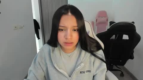 Snapshot of kimmi_foxy chatting on 10/15/25, 06:41 kimmi online show from 10/15/25, 06:41