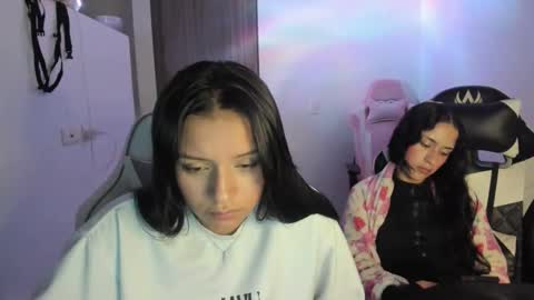 Snapshot of kimmi_foxy chatting on 11/08/25, 01:17 kimmi online show from 11/08/25, 01:17