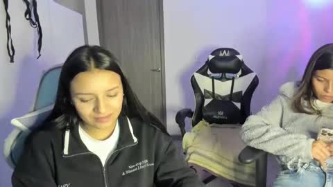 Snapshot of kimmi_foxy chatting on 11/10/25, 11:15 kimmi online show from 11/10/25, 11:15