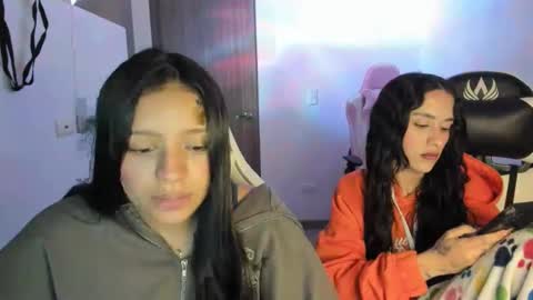 Snapshot of kimmi_foxy chatting on 12/03/25, 11:25 kimmi online show from 12/03/25, 11:25