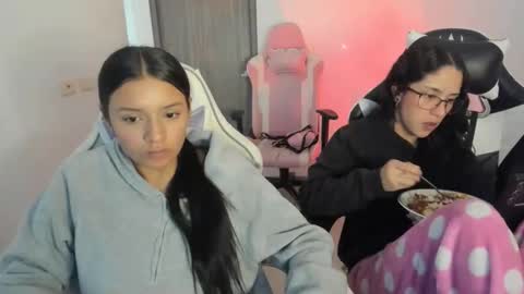 Snapshot of kimmi_foxy chatting on 02/04/26, 10:15 kimmi online show from 02/04/26, 10:15