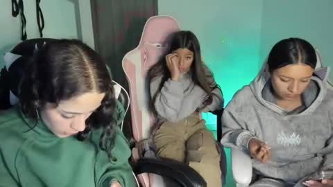 Snapshot of kimmi_foxy chatting on 02/16/26, 11:12 kimmi online show from 02/16/26, 11:12