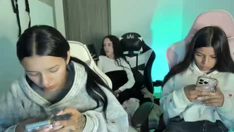 Snapshot of kimmi_foxy chatting on 02/24/26, 11:25 kimmi online show from 02/24/26, 11:25