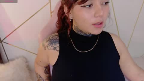 Snapshot of kimmi_kim chatting on 06/05/26, 01:28 online show from 06/05/26, 01:28