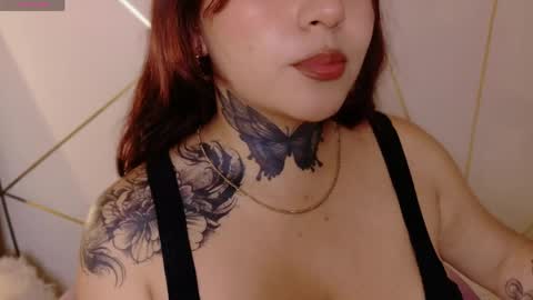 Snapshot of kimmi_kim chatting on 06/08/26, 10:32 online show from 06/08/26, 10:32
