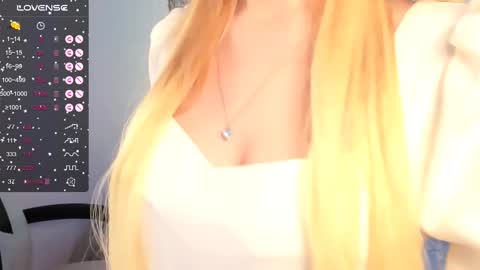 Snapshot of kimmie_shine chatting on 12/24/24, 05:02  Your Kimmie  follow me  online show from 12/24/24, 05:02