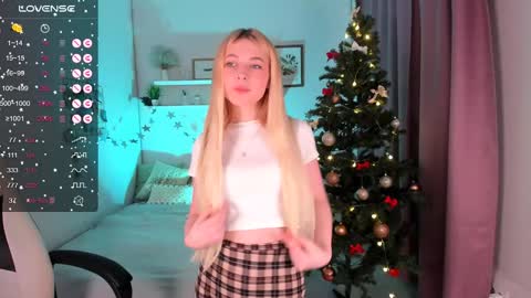 Snapshot of kimmie_shine chatting on 12/30/24, 01:25  Your Kimmie  follow me  online show from 12/30/24, 01:25