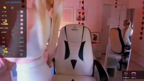 Snapshot of kimmie_shine chatting on 02/11/25, 02:13  Your Kimmie  follow me  online show from 02/11/25, 02:13