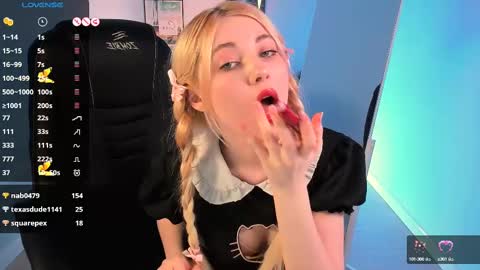 Snapshot of kimmie_shine chatting on 02/19/25, 05:27  Your Kimmie  follow me  online show from 02/19/25, 05:27