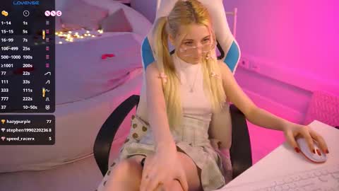 Snapshot of kimmie_shine chatting on 02/20/25, 06:35  Your Kimmie  follow me  online show from 02/20/25, 06:35