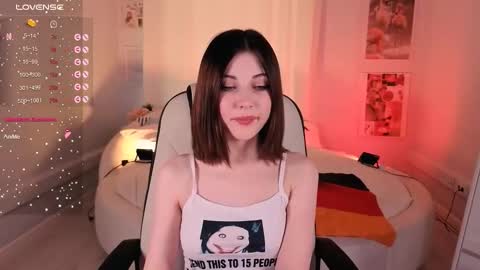 Snapshot of kimmie_shine chatting on 09/26/25, 09:02  Your Kimmie  follow me  online show from 09/26/25, 09:02