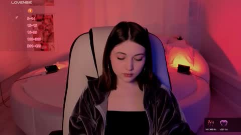 Snapshot of kimmie_shine chatting on 10/18/25, 07:42  Your Kimmie  follow me  online show from 10/18/25, 07:42