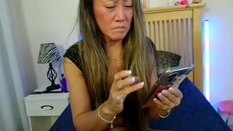 Kimmi Taylor online show from 10/31/25, 08:54