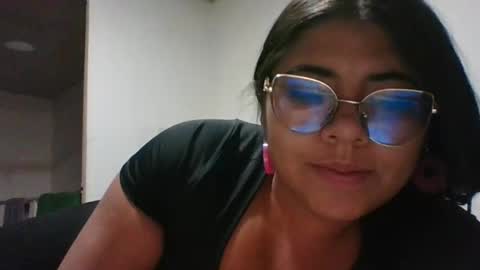 Snapshot of kimmy_kimmy_ chatting on 01/26/25, 11:50 Kimmy online show from 01/26/25, 11:50