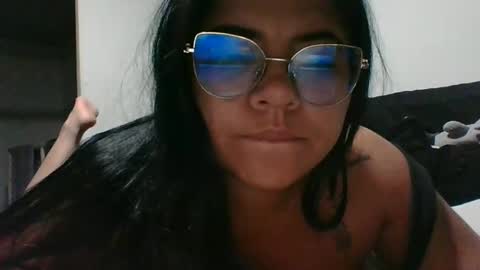 Snapshot of kimmy_kimmy_ chatting on 01/28/25, 01:39 Kimmy online show from 01/28/25, 01:39