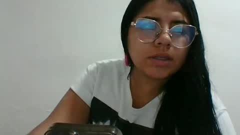 Snapshot of kimmy_kimmy_ chatting on 02/05/25, 06:37 Kimmy online show from 02/05/25, 06:37