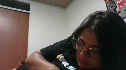 Snapshot of kimmy_kimmy_ chatting on 02/19/25, 01:40 Kimmy online show from 02/19/25, 01:40
