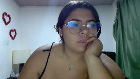 Snapshot of kimmy_kimmy_ chatting on 09/22/25, 03:19 Kimmy online show from 09/22/25, 03:19