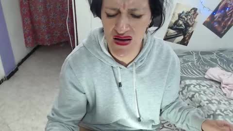 Snapshot of kimmy_sander1 chatting on 12/09/24, 02:45 Kimmy online show from 12/09/24, 02:45