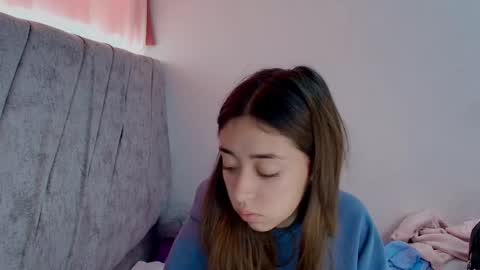 kimm online show from 10/22/25, 04:29