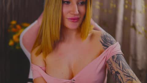 KimSkye online show from 01/31/25, 02:48