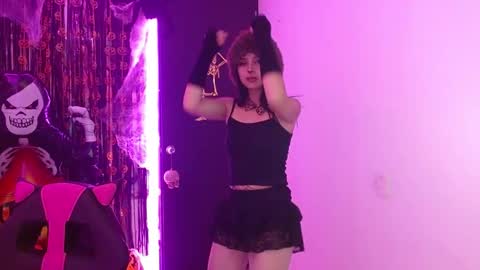 Snapshot of kind_scarlett chatting on 10/29/25, 02:58 Kind Scarlett online show from 10/29/25, 02:58