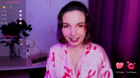 Hazel online show from 11/25/25, 12:21