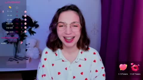 Hazel online show from 04/19/26, 06:10