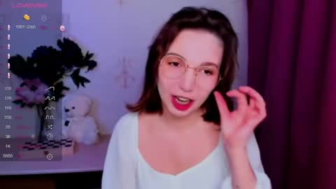 Hazel online show from 04/21/26, 11:40